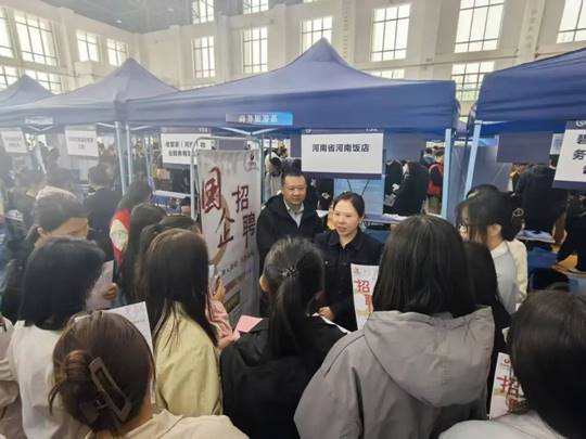 149b995f4ae68bc815e1433d12f46f61