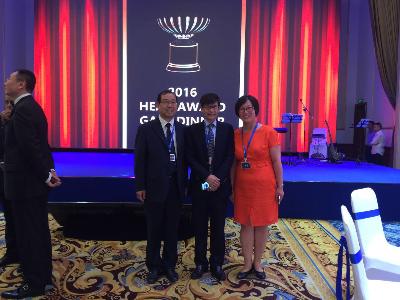 商务旅游系主任陈振锋、副主任徐硕与雅阁酒店集团中国区CEO张黎明合影